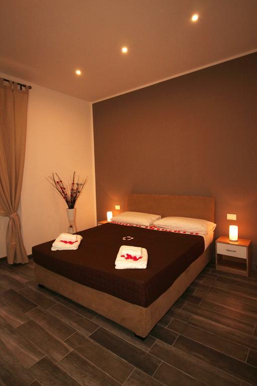 Mi.Ro Rooms Рим Экстерьер фото