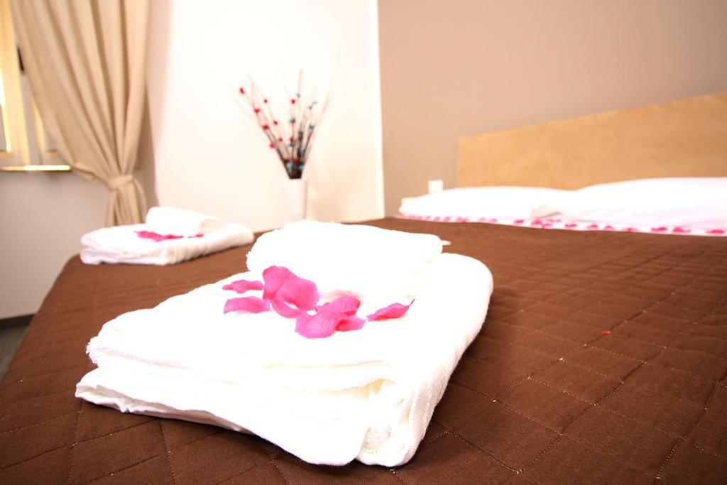 Mi.Ro Rooms Рим Экстерьер фото