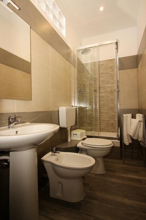 Mi.Ro Rooms Рим Экстерьер фото