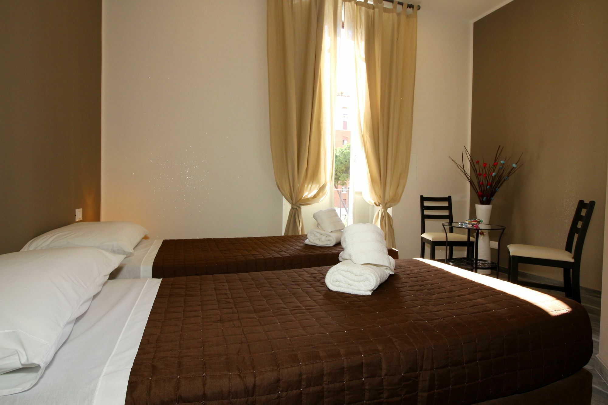 Mi.Ro Rooms Рим Экстерьер фото