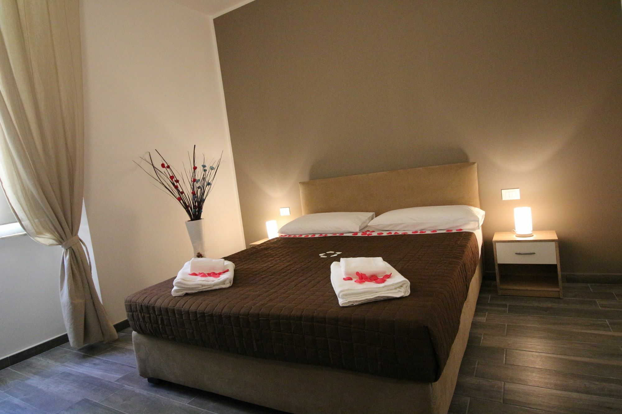 Mi.Ro Rooms Рим Экстерьер фото